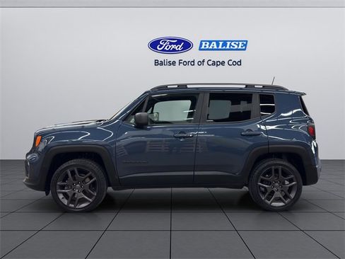 Used 2021 Jeep Renegade Latitude image 3