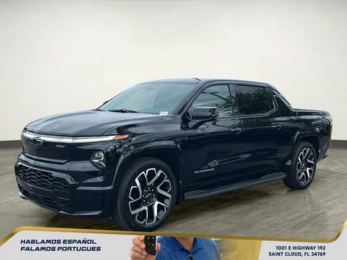 Used 2024 Chevrolet Silverado EV RST image 2
