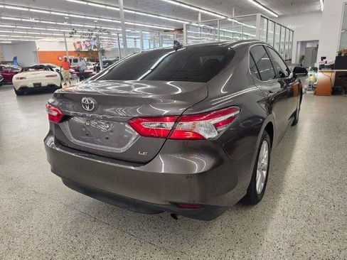 Used 2020 Toyota Camry LE FWD image 5