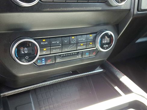 Used 2020 Ford Expedition Limited w/ Equipment Group 303A AWD/4WD image 18