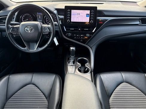 Used 2022 Toyota Camry SE image 16