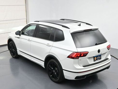 Certified 2022 Volkswagen Tiguan SE R-Line AWD/4WD image 37