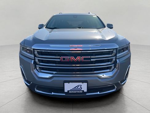 Used 2023 GMC Acadia SLE w/ Driver Convenience Package image 3