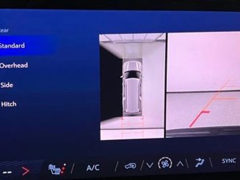 Used 2025 Chevrolet Suburban LT w/ Comfort Package image 31