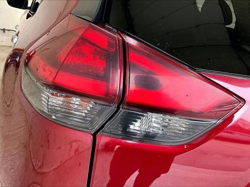 Used 2020 Nissan Rogue S AWD/4WD image 23