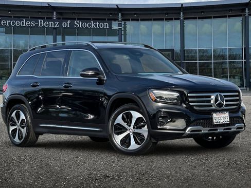 Certified 2025 Mercedes-Benz GLB 250 4MATIC image 2
