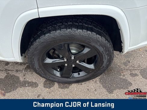 Used 2014 Jeep Grand Cherokee Altitude image 5