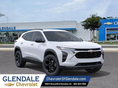 New 2026 Chevrolet Trax LT w/ Driver Confidence Package FWD image 7