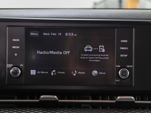 Used 2023 Kia Carnival LX image 19