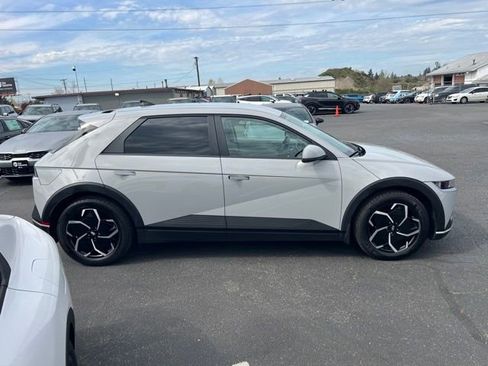 Used 2024 Hyundai Ioniq 5 SEL AWD/4WD image 8