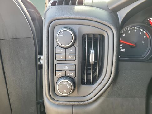 Used 2022 Chevrolet Silverado 1500 Custom image 12