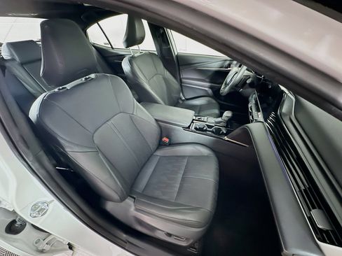 Used 2025 Toyota Camry XSE image 32