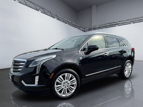 Used 2017 Cadillac XT5 Premium Luxury w/ Driver Assist Package AWD/4WD image 31