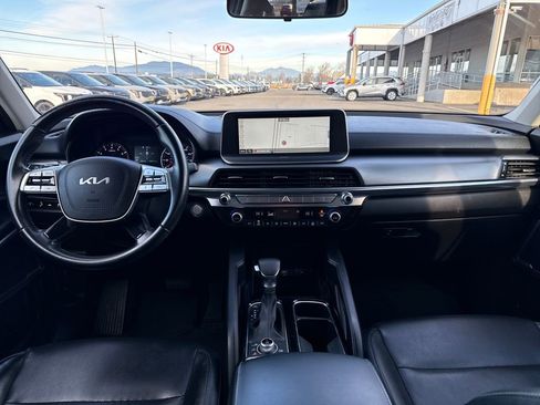 Certified 2022 Kia Telluride LX image 17