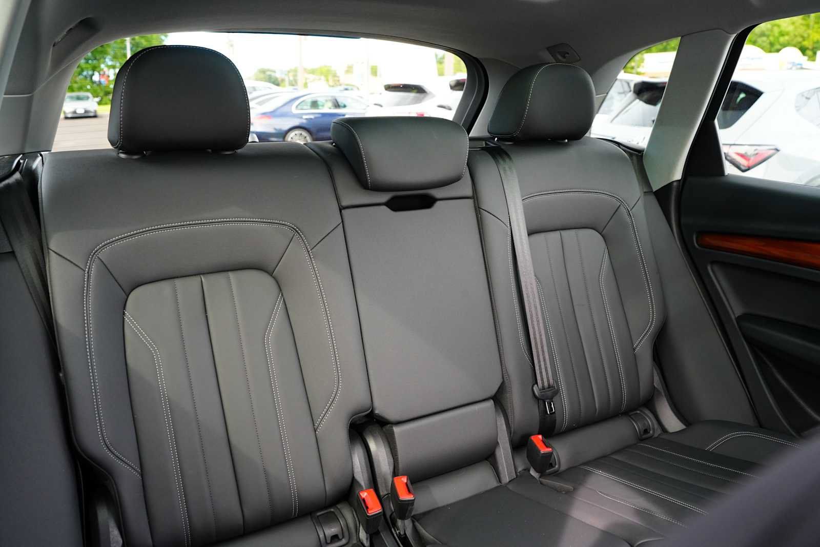 Used 2023 Audi Q5 2.0T Premium w/ Convenience Package AWD/4WD image 28