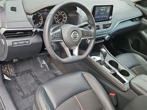 Used 2022 Nissan Altima 2.5 SR image 10