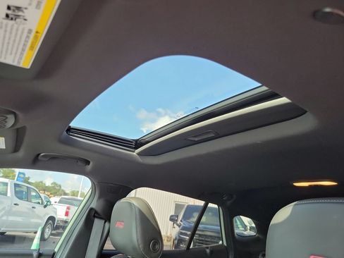 Certified 2024 Chevrolet Trax RS w/ Sunroof Package FWD image 18