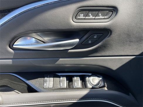 Used 2021 Cadillac Escalade Sport w/ Driver Assist Tech Package image 19