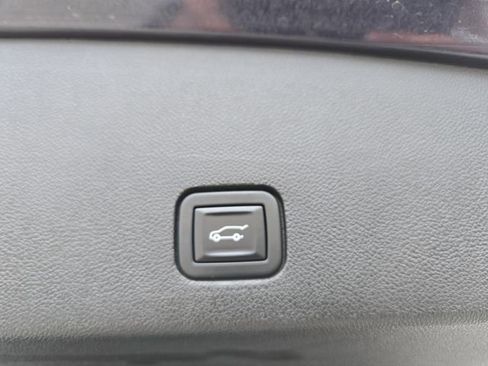 Used 2022 Cadillac XT6 Sport AWD/4WD image 35