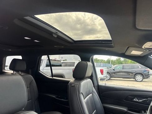 Used 2023 Chevrolet Traverse RS w/ LPO, Cargo Package AWD/4WD image 28
