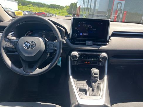 Used 2025 Toyota RAV4 LE AWD/4WD image 12