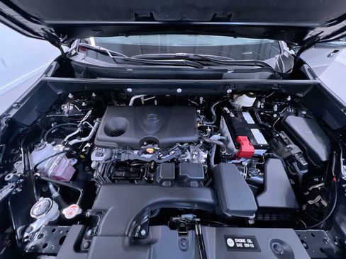 Used 2025 Toyota RAV4 XLE FWD image 11