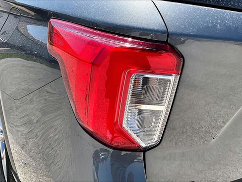 Used 2023 Ford Explorer XLT w/ Equipment Group 202A AWD/4WD image 29