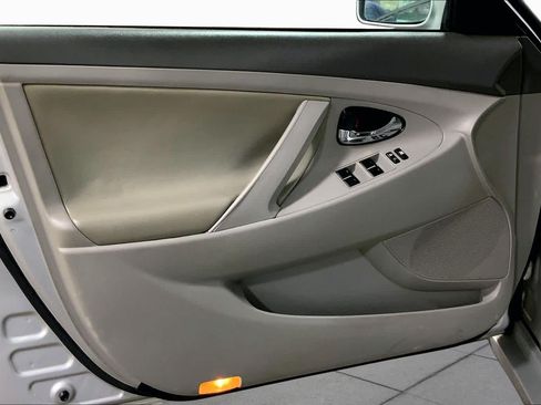 Used 2011 Toyota Camry LE w/ LE Extra-Value Pkg FWD image 21