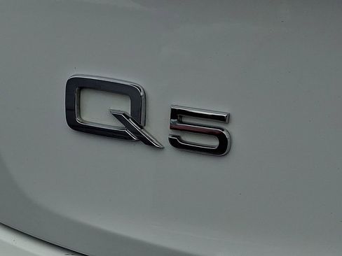 Used 2018 Audi Q5 2.0T Premium Plus w/ Premium Plus Package image 29