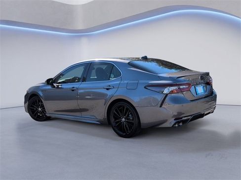 Used 2022 Toyota Camry XSE image 9