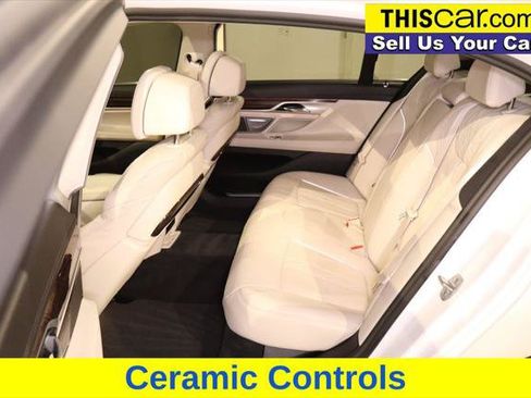 Used 2021 BMW 750i xDrive w/ Executive Package AWD/4WD image 28