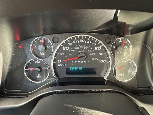 Used 2024 GMC Savana 2500 w/ Driver Convenience Package image 18