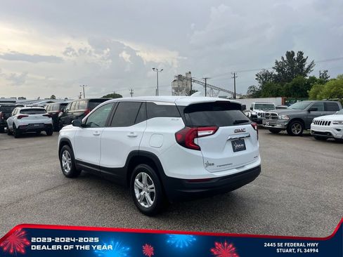 Used 2024 GMC Terrain SLE AWD/4WD image 5