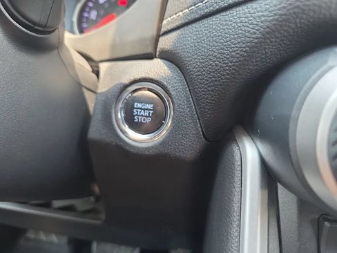 Used 2020 Toyota RAV4 XLE FWD image 32