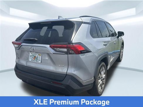 Used 2020 Toyota RAV4 XLE Premium FWD image 6