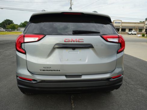 Used 2023 GMC Terrain SLT w/ Elevation Edition FWD image 4