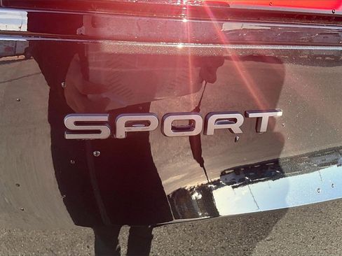 Used 2024 Land Rover Range Rover Sport SE image 32