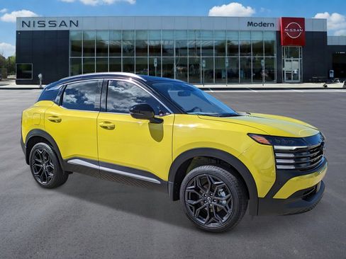 New 2026 Nissan Kicks SR w/ SR Premium Package FWD image 7