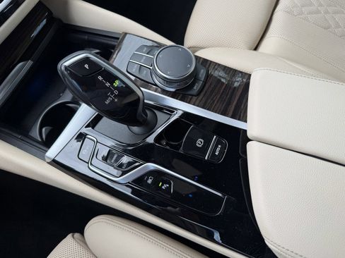 Certified 2023 BMW 530e w/ Premium Package RWD image 34