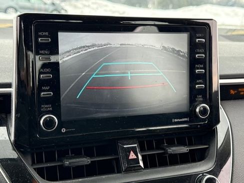 Used 2021 Toyota Corolla LE image 24