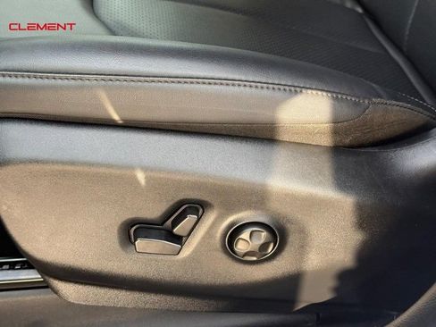 Used 2025 Chrysler Pacifica Select FWD image 23