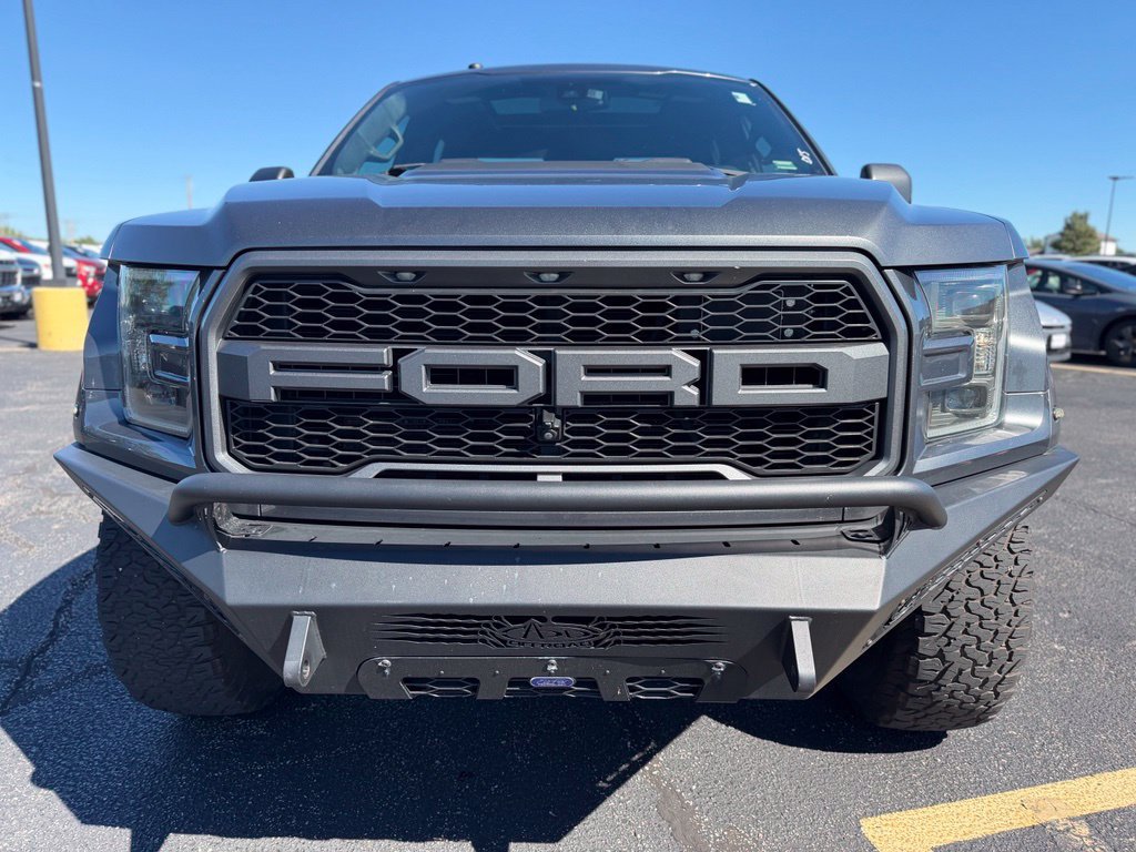 Used 2018 Ford F150 Raptor w/ Equipment Group 802A Luxury AWD/4WD image 2