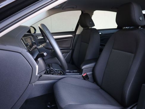 Used 2019 Volkswagen Jetta R-Line FWD image 18