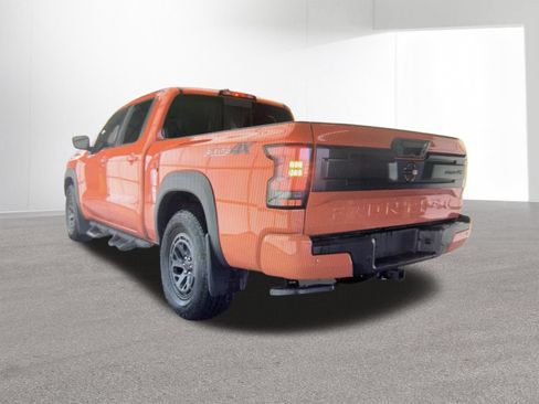 Used 2025 Nissan Frontier PRO-4X AWD/4WD image 3