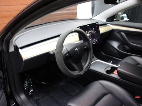 Used 2023 Tesla Model 3 Standard Range image 22