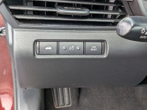 Used 2024 Nissan Altima 2.5 SV FWD image 18