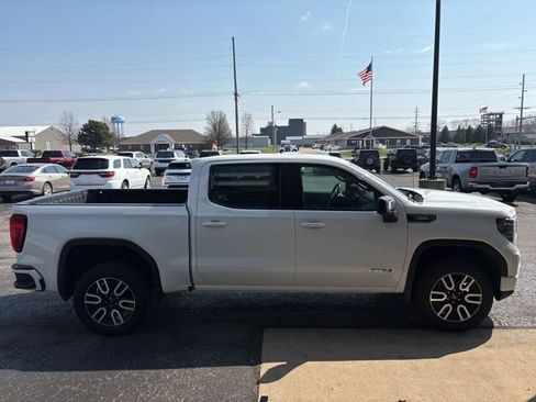 Used 2023 GMC Sierra 1500 AT4 w/ AT4 Preferred Package AWD/4WD image 7