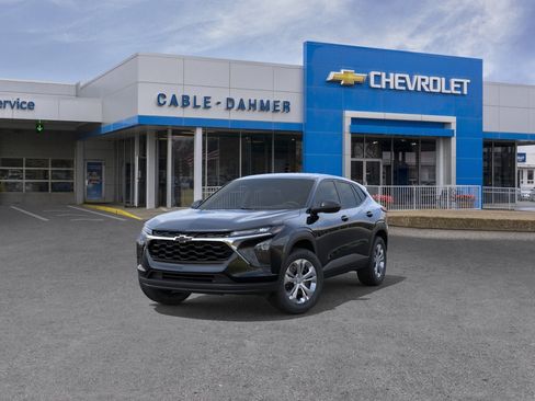 New 2026 Chevrolet Trax LS FWD image 8