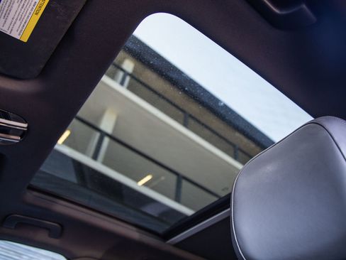 Certified 2023 Porsche Cayenne AWD/4WD image 14