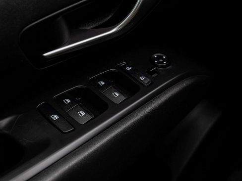 Used 2023 Hyundai Tucson SE image 12